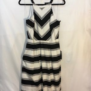 Adrianna Papell black and white halter dress. Sz 6.
